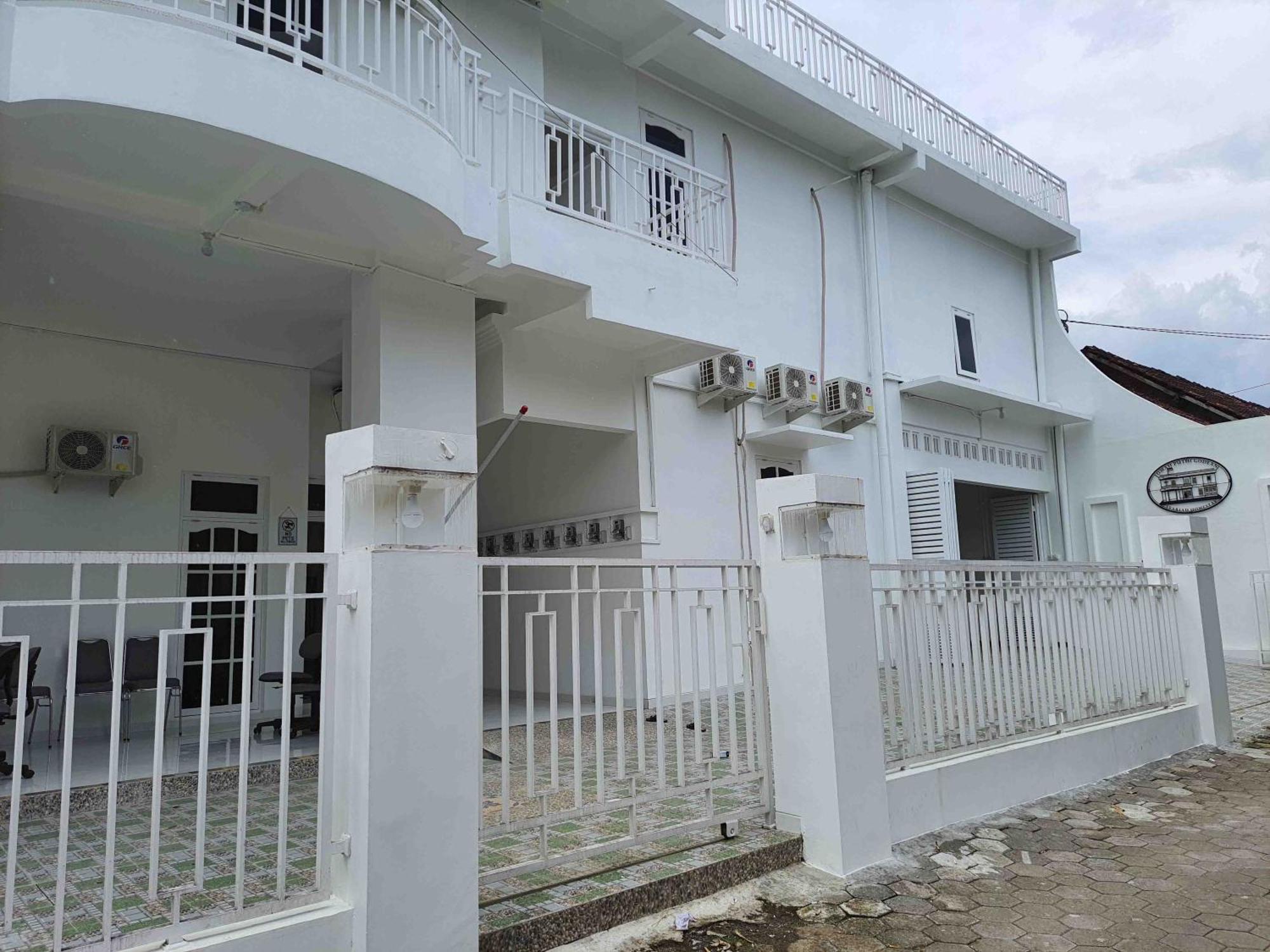 Hotel Reddoorz Syariah At Jalan Godean Ngabean Exteriér fotografie